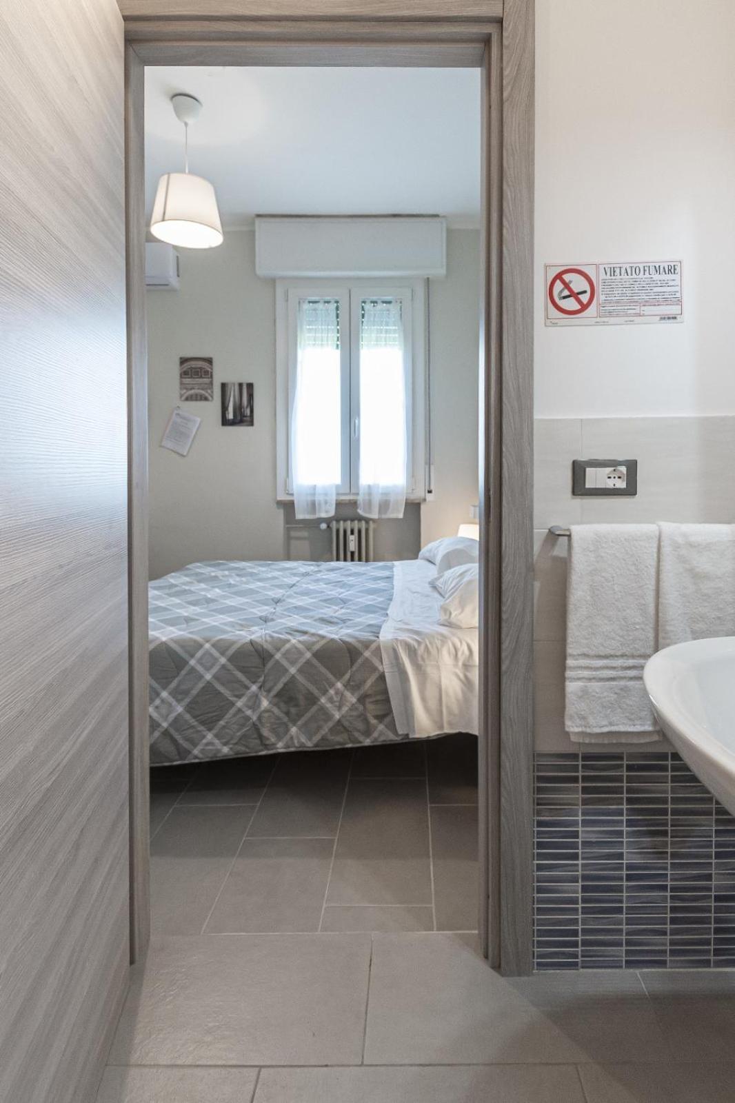 Fare Bnb - Room Del Parco Reggio Emilia Dış mekan fotoğraf